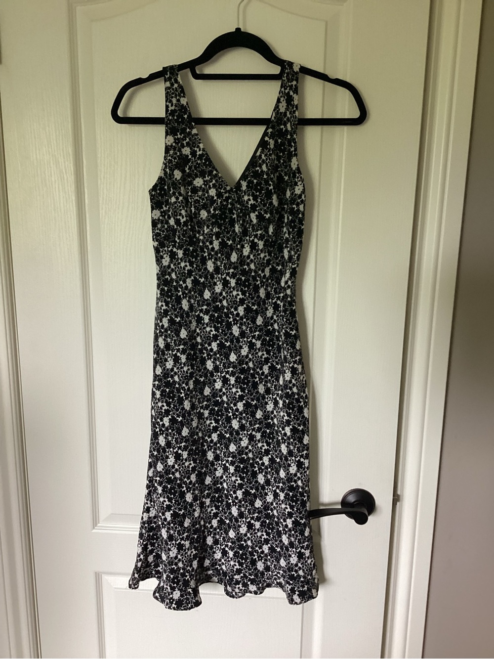 Express Black and White Floral V-Neck Midi Slip Dress